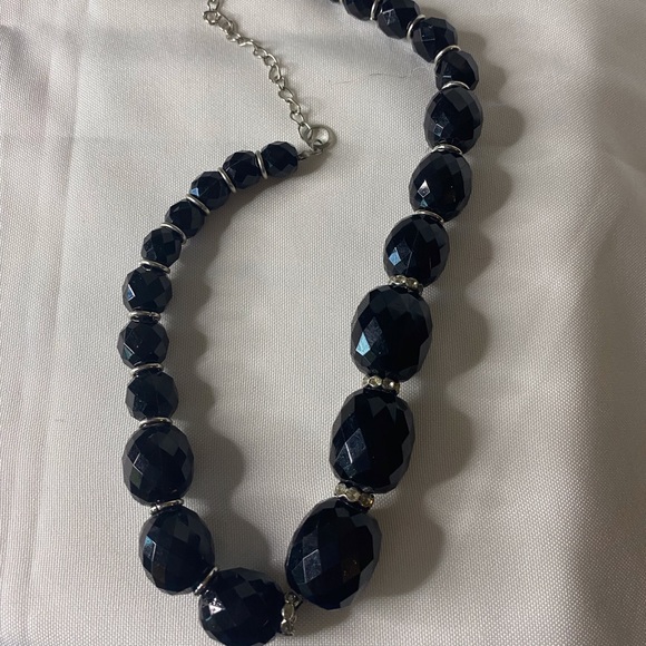 Jewelry - Black and silver beaded neckless $12